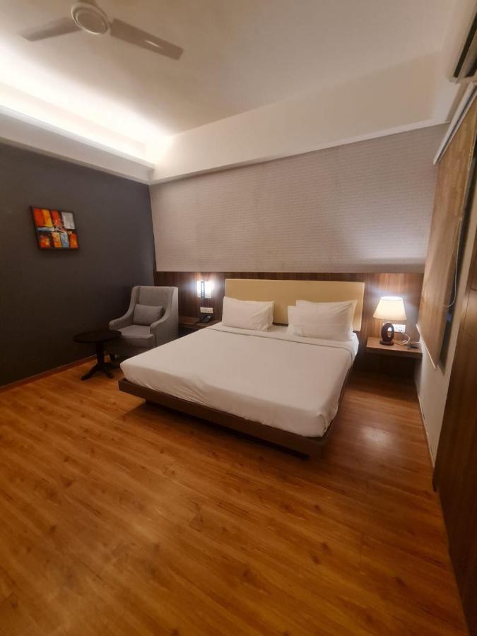 Hotel Lemon Park Халдвани Экстерьер фото
